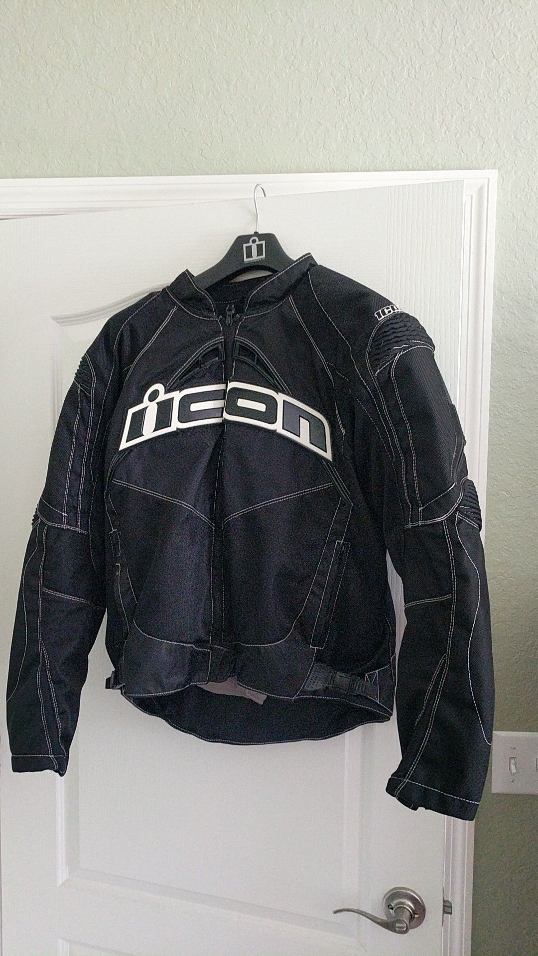 Men's icon motorcycle jacket and gloves