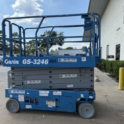 2017 GENIE GS3246
