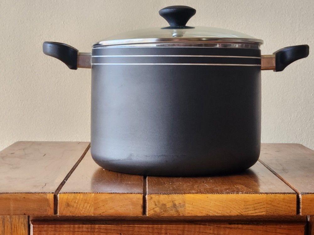 Smart Living Aluminum Black Non-stick Coated 5Qt Dutch Oven