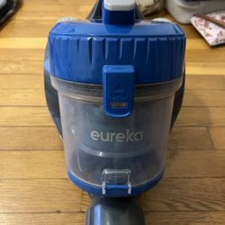 Eureka Vacuum - 2.5L Bagless For Hardwood Floors And Carpets 