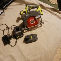Ryobi 18v Saw  2 Bateries