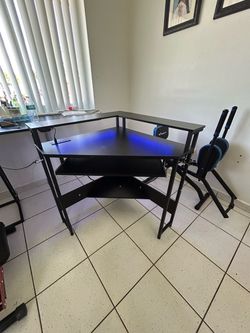 Corner computer Desk
