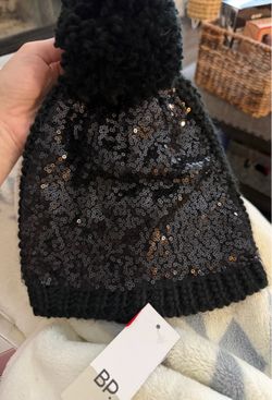 Sparkle black Beanie with puff