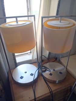 3 used bedroom lamps