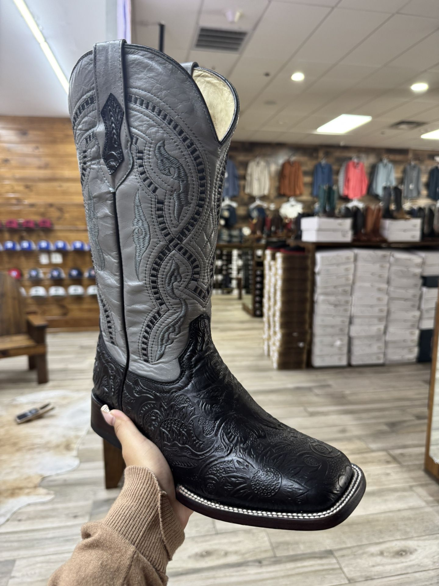 BLACK HANDTOOLED BOOT