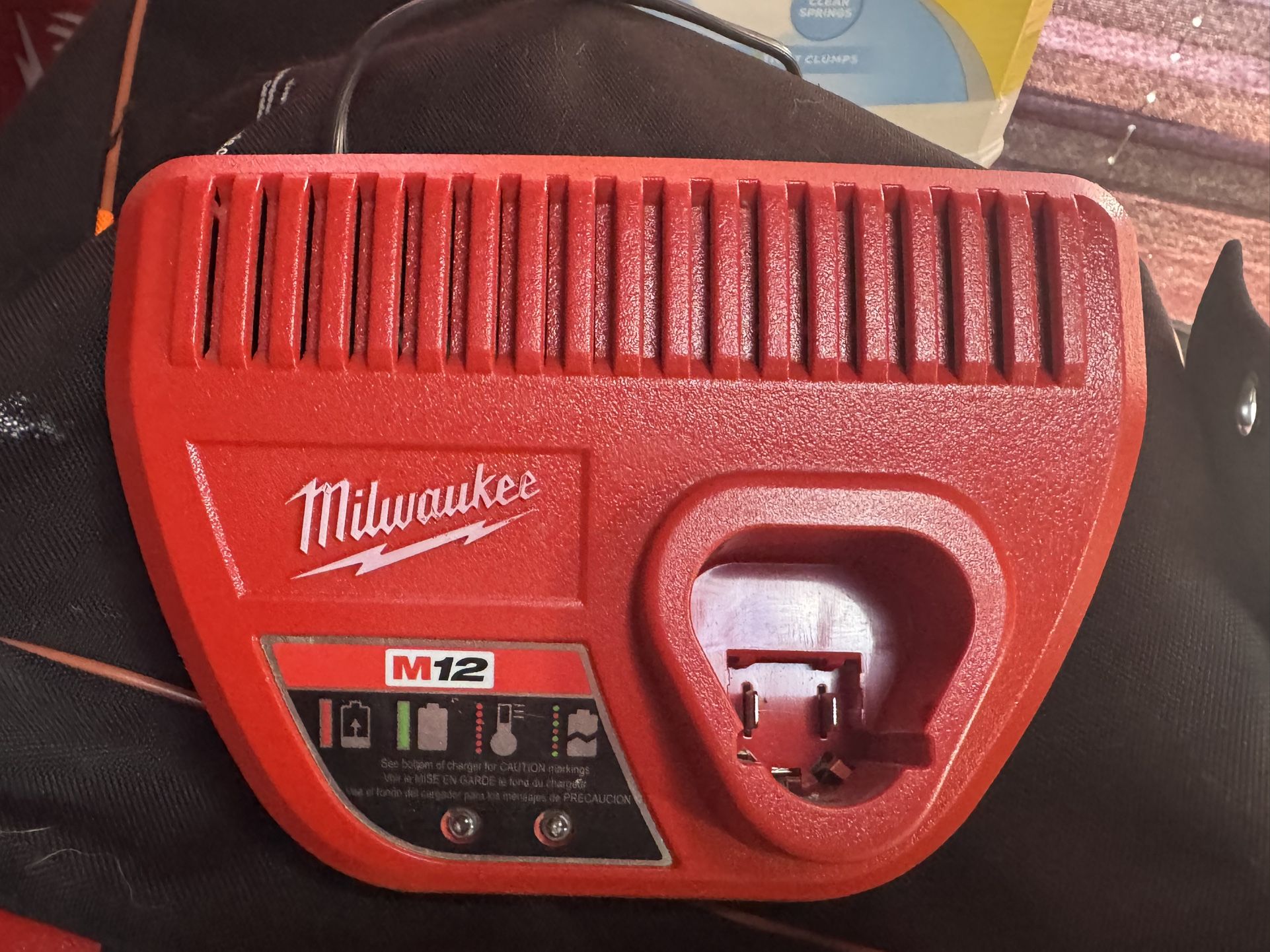 M12 Milwaukee Charger