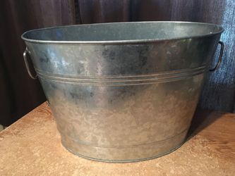 Oval galvanized steel bucket storage planter garden decor 19x11x12 in