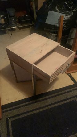 Metal tan end table