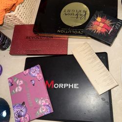 Make Up Pallets And Bath and Body Stuff 