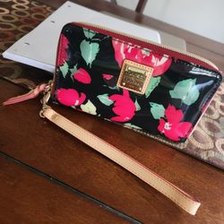 Downey & Burke  Wallet  $40 New  // Coach Wallet  $40 New 