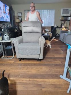 Electric Recliner, $150!!