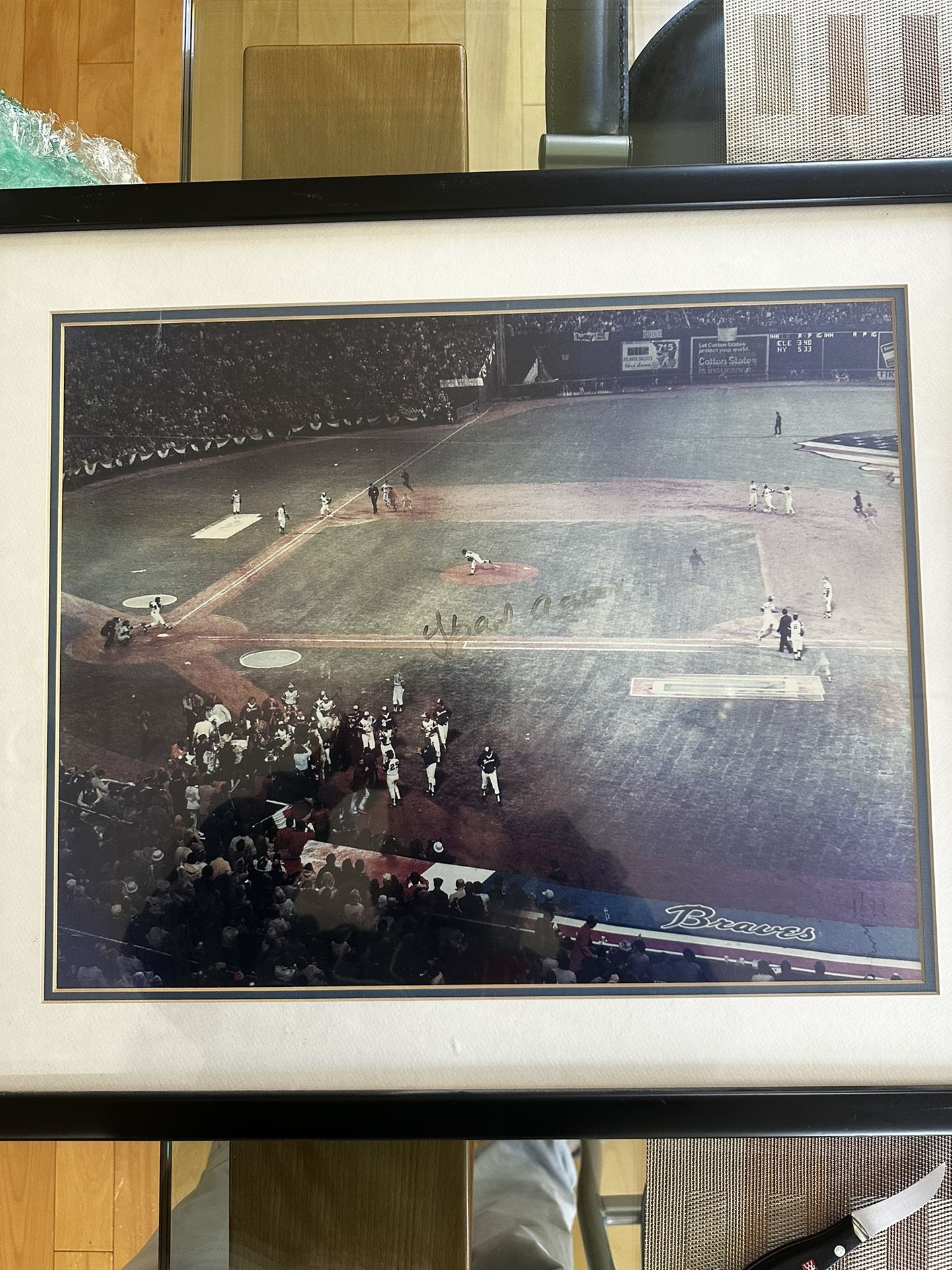 Hank Aaron Autographed Famous 715 Homerun Photo In Frame 