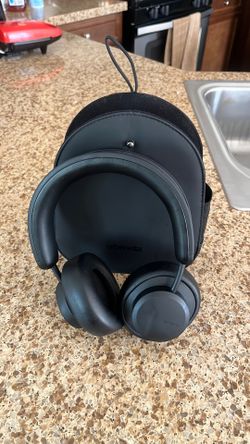 Urbanista Bluetooth headphones
