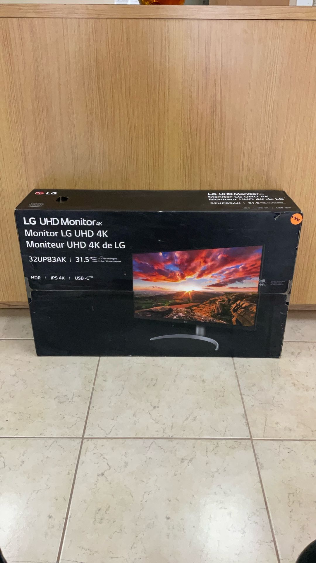 LG 32UP83AK UHD MONITOR 4K.
