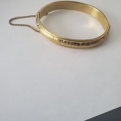 12kt Gold Hinge Bracelet With Chain Clasp