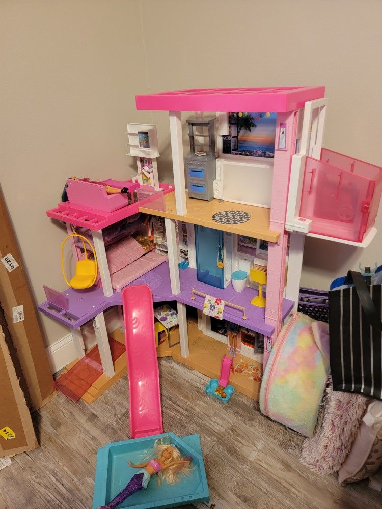 Barbie Dream House (3ft Tall)