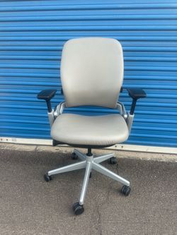 Steelcase leap v2 office chair