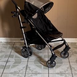 LIKE NEW CHICCO LIGHT WEIGHT STROLLER WITH CUP HOLDER!!!