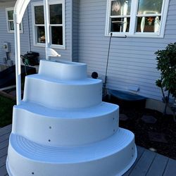 Wedding cake pool steps