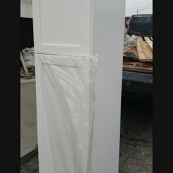 18x24 Pantry Gabinet  White Shake 
