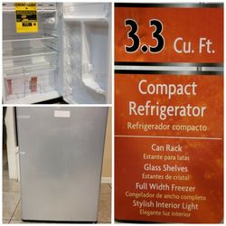 Magic Chef Compact Refrigerator 