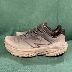 New Balance 1080 Women’s Size 10