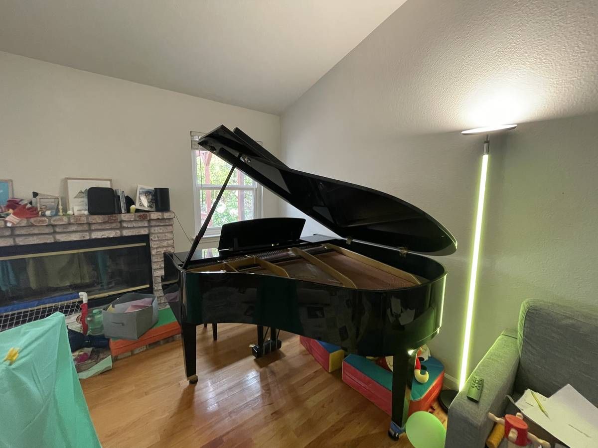 Yamaha Baby Grand Piano Going For Free