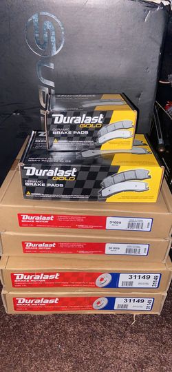 4 Rotors And Brake Pads