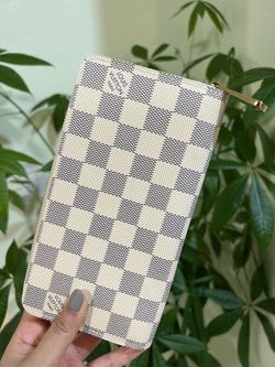Louis Vuitton Zippy Wallet