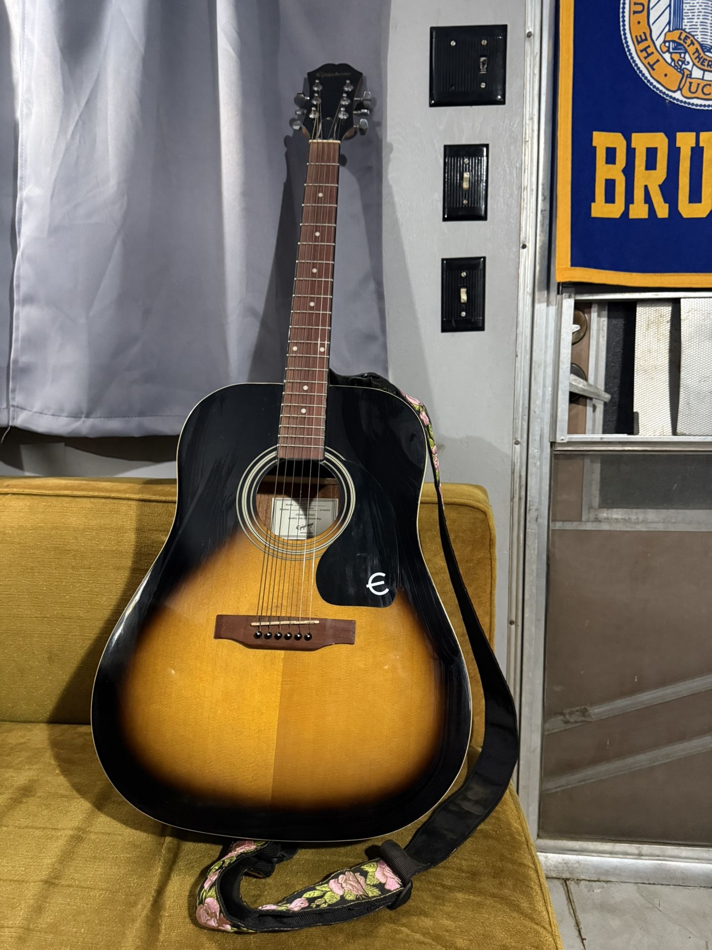 Epiphone Acoustic Guitar PR-150 VS
