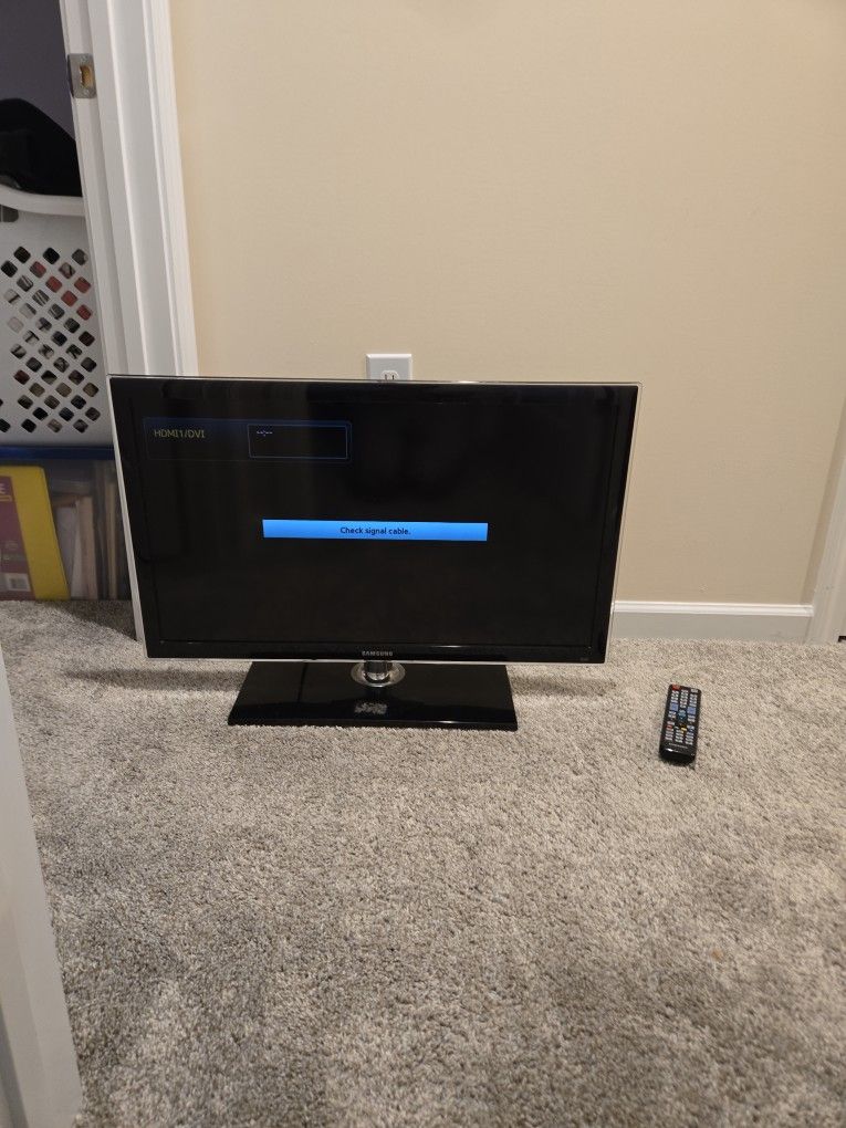 Samsung UN32D4000
32" 720p LED-LCD HDTV