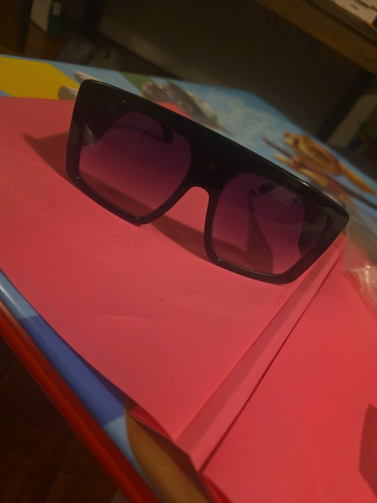 Sunglasses/Fashion