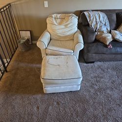 Chair with Ottoman Free