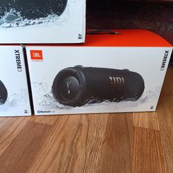 JBL Extreme 3 Wireless Bluetooth Speaker (Black)
