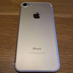 iPhone 7 Unlocled With Warranty