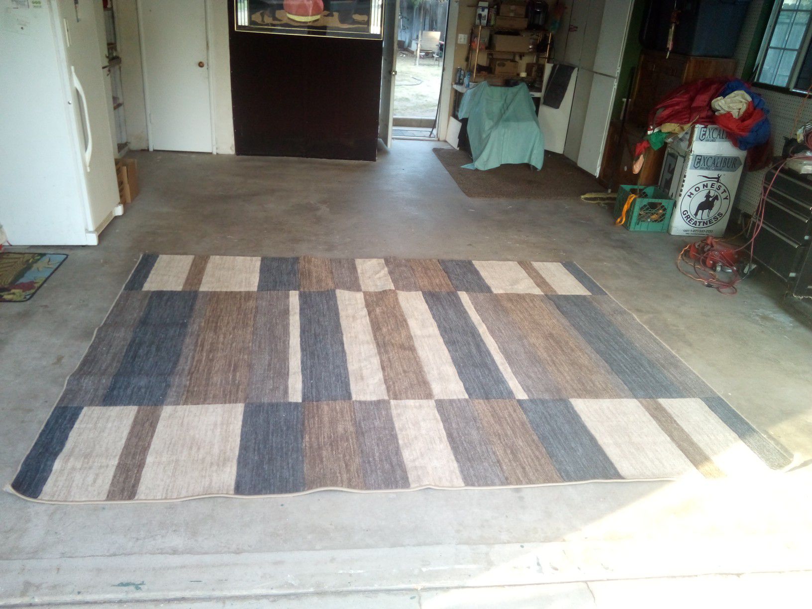 Modern 120x96 in. area rug. Great condition. Yes it is still available