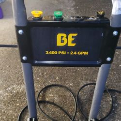 3,400 PSI 2.4 GPM Pressure Washer