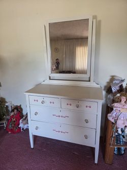 Vintage dresser