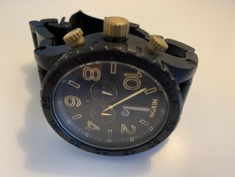 Nixon black and gold 51-30