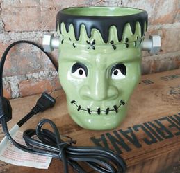“He’s Alive” Halloween Scentsy Warmer