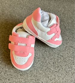 Amazon Essentials Infant Sneakers