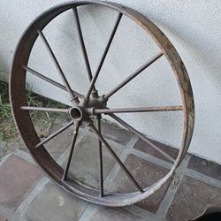 Antique Cast Iron Tractor Or Wagon Wheel Old West