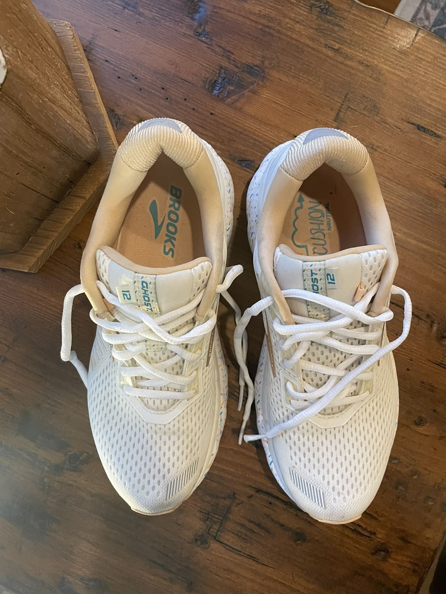 Brooks Ghosts Womens Shoes Size 8.5 for Sale in Colorado Springs, CO ...