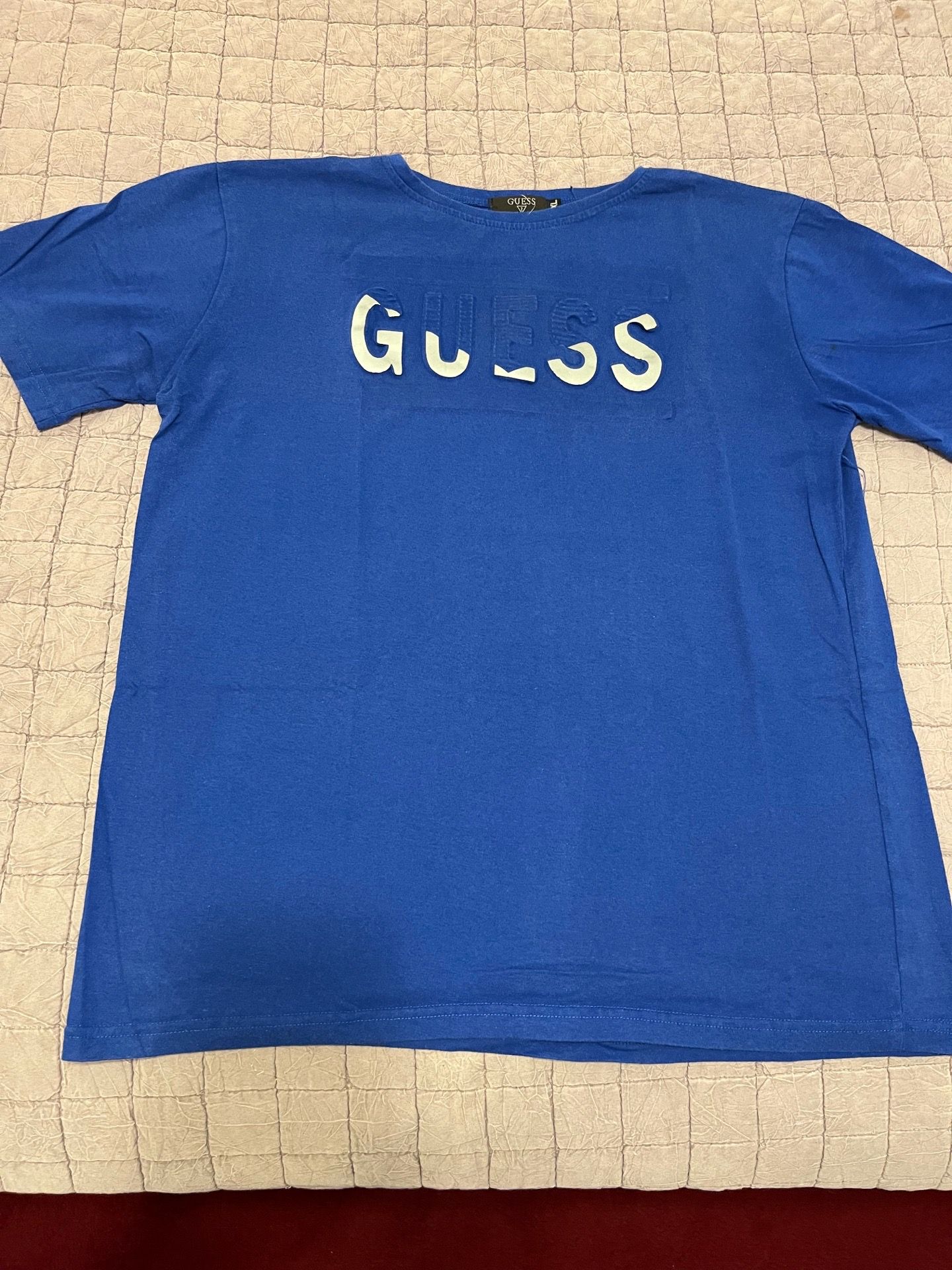 Guess T-shirt