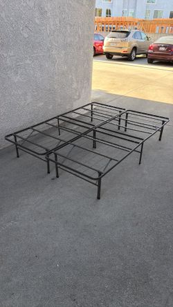 Foldable Metal Bed Frame / Platform Queen or Twin