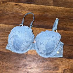 34d victoria secret like new
