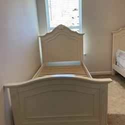 2 Twin Beds with Mattress and Drawer 