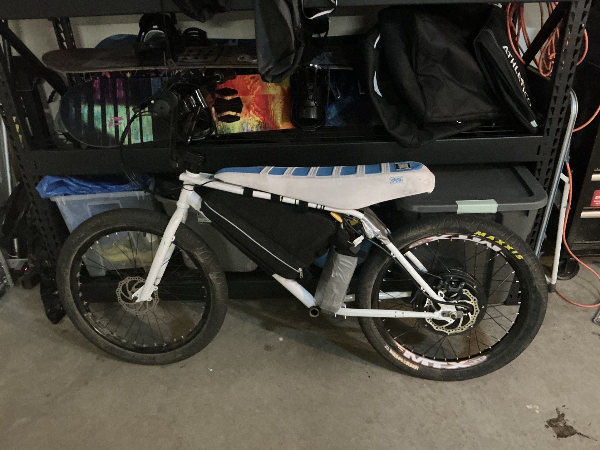 Zooz UU1100 Generation 1 Ebike