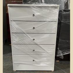 Dresser/ Five drawers dresser