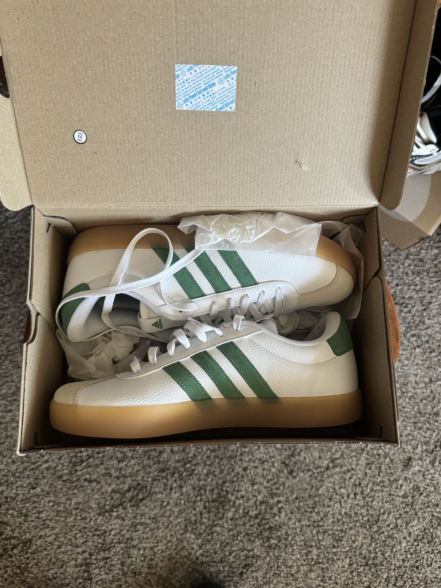 Adidas VL 3.0 size 11